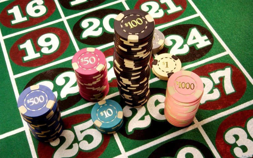 Người chơi chọn máy slot nổ hũ yêu thích tại nh888 trên điện thoại